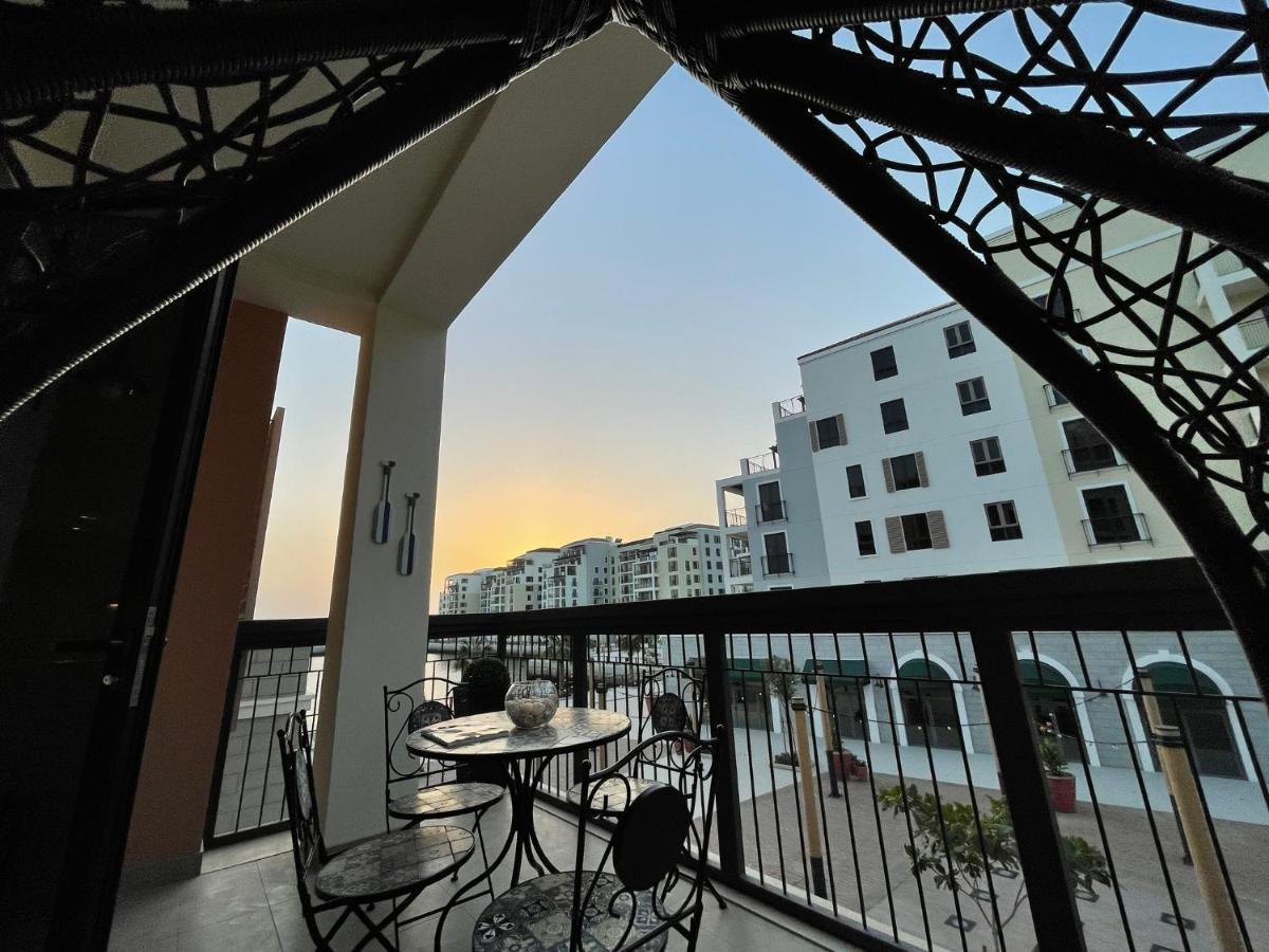 Ultimate Stay - 4 Beds - La Mer - Sunset Marina View Dubai Buitenkant foto