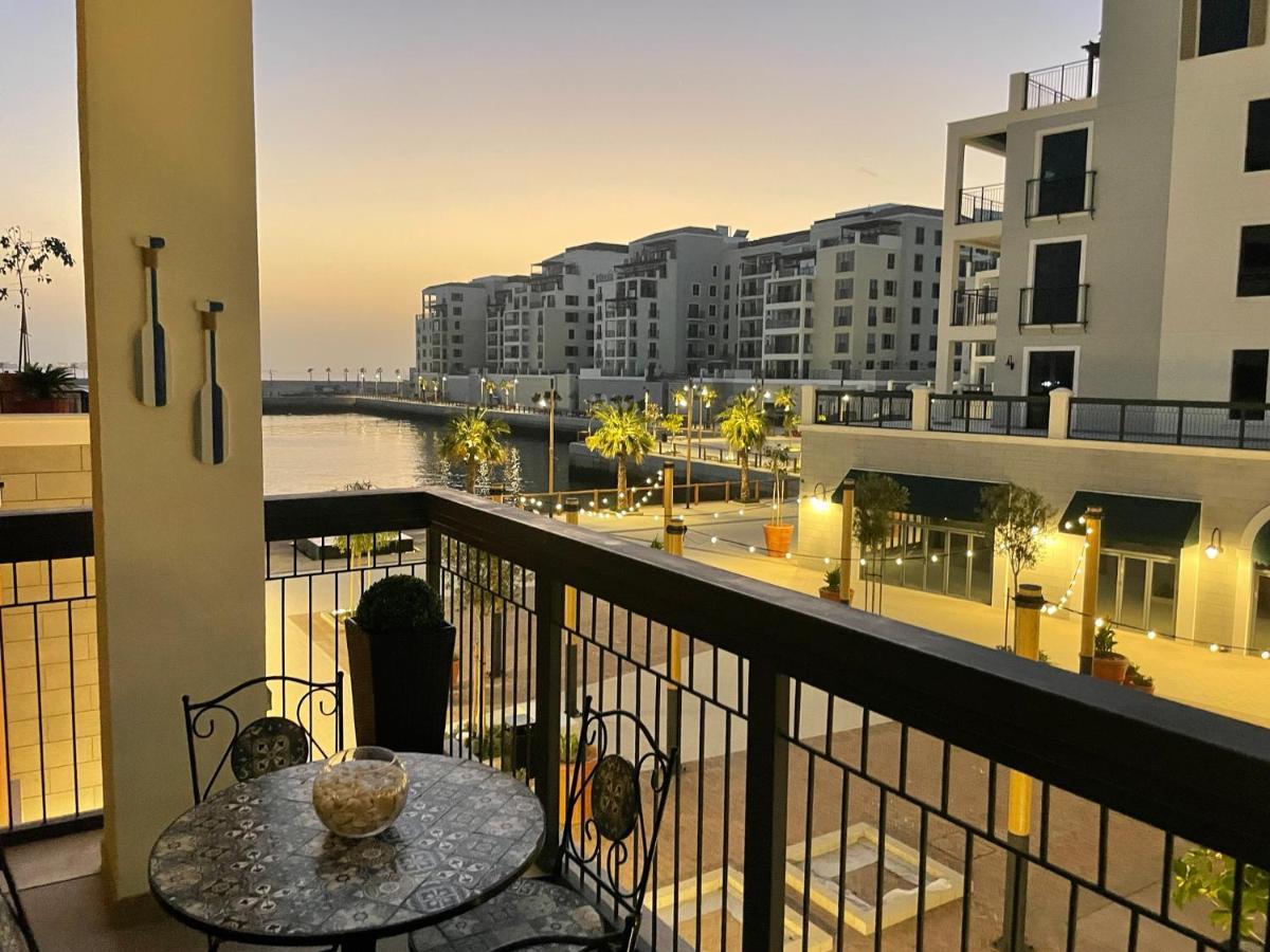 Ultimate Stay - 4 Beds - La Mer - Sunset Marina View Dubai Buitenkant foto